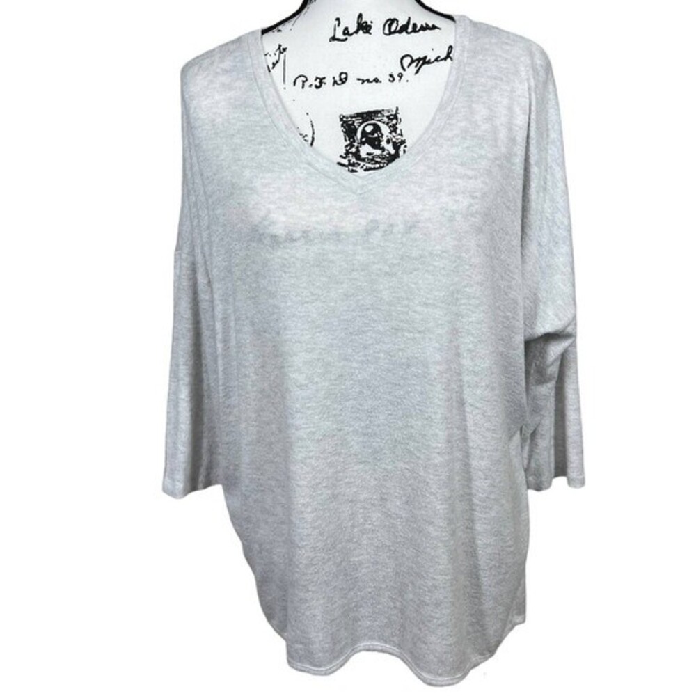 Philosophy ivory sweater 3/4 sleeve relax fit V neckline size L boho soft girl